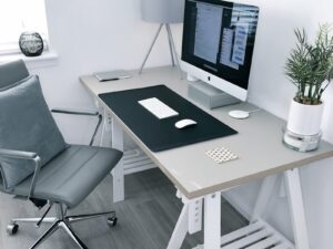 Silla de escritorio ergonómica con apoyabrazos regulables